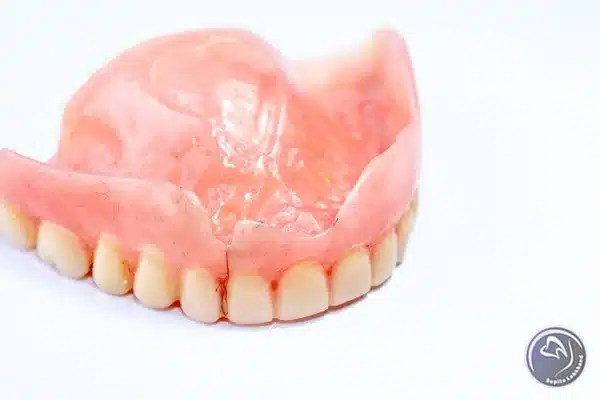انواع پروتزهای دندانی اسفنجی
